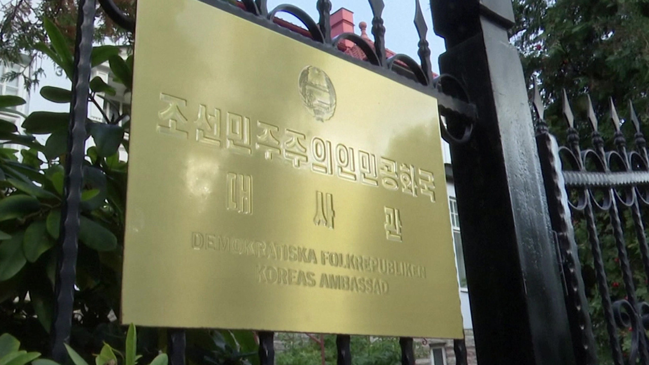 S. Korea’s intel agency says more N. Koreans working in foreign embassies have defected to South