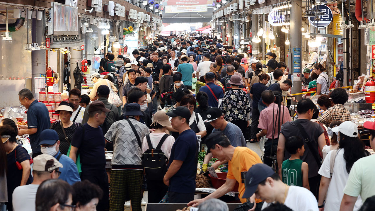 S. Korean gov’t says domestic demand shows “gradual” signs of recovery