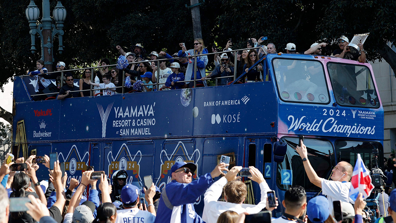 LA Dodgers celebrate World Series win with parade ThxKorea