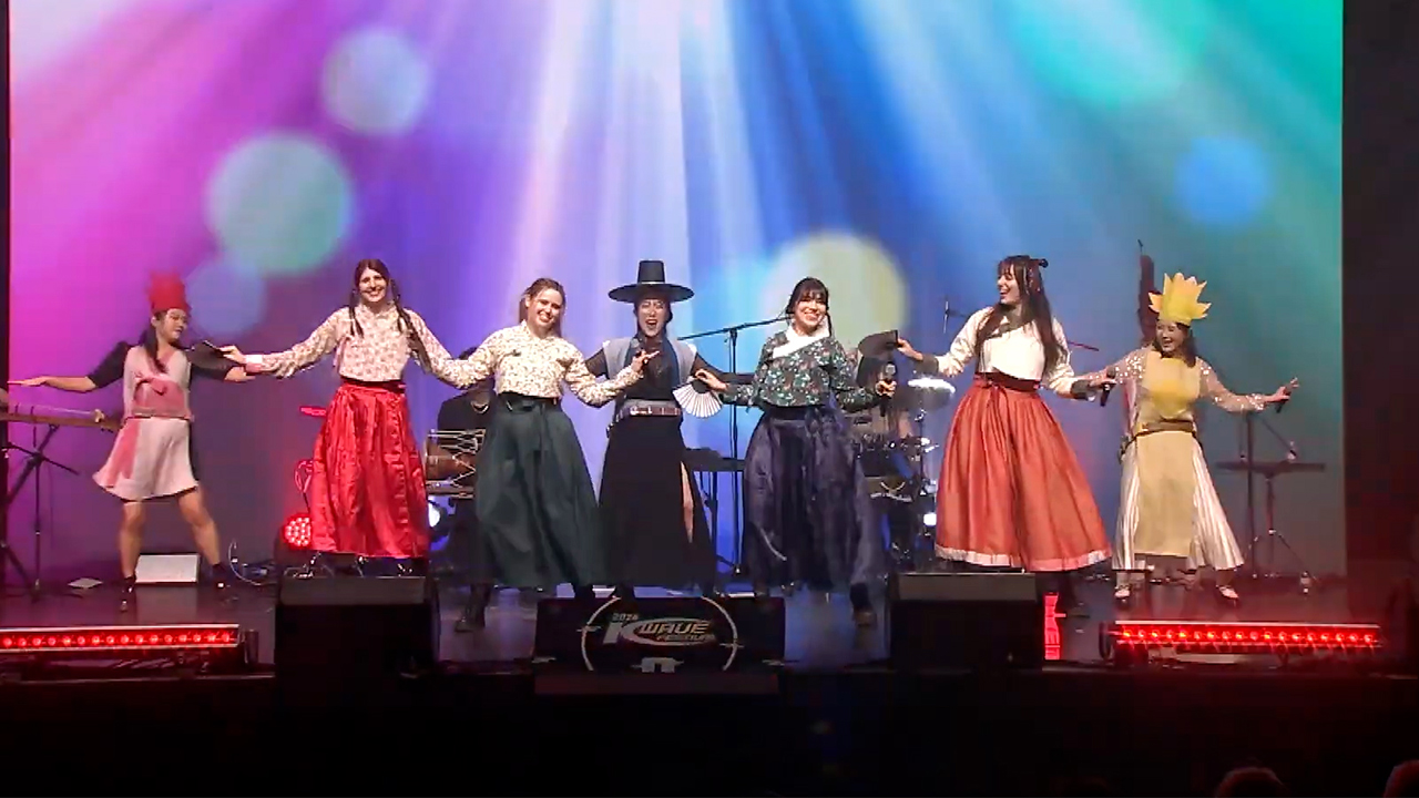 Argentinian girl group expresses love for hallyu through K-pop and Joseon pop