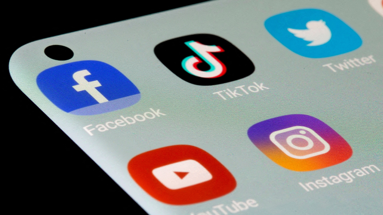 [NEWs GEN] Is social media regulation for teens protection or restriction?