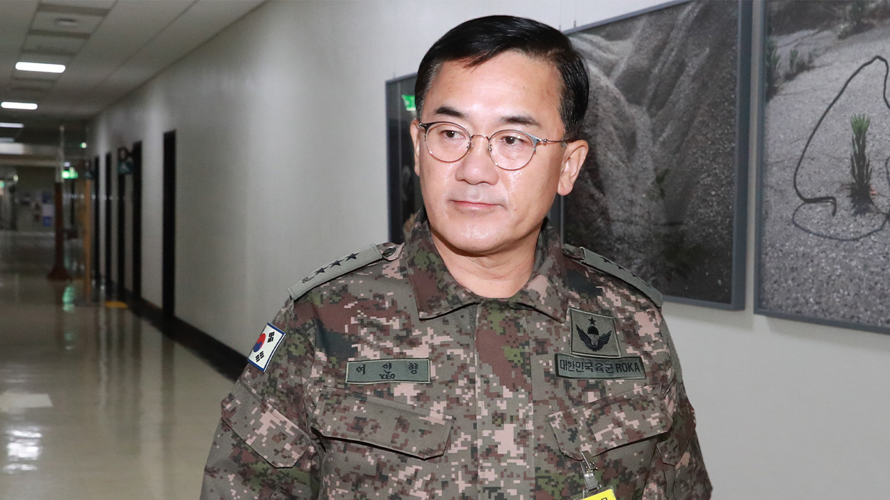 Police reviewing arrest warrant for Yoon while prosecution looks one for key accomplice