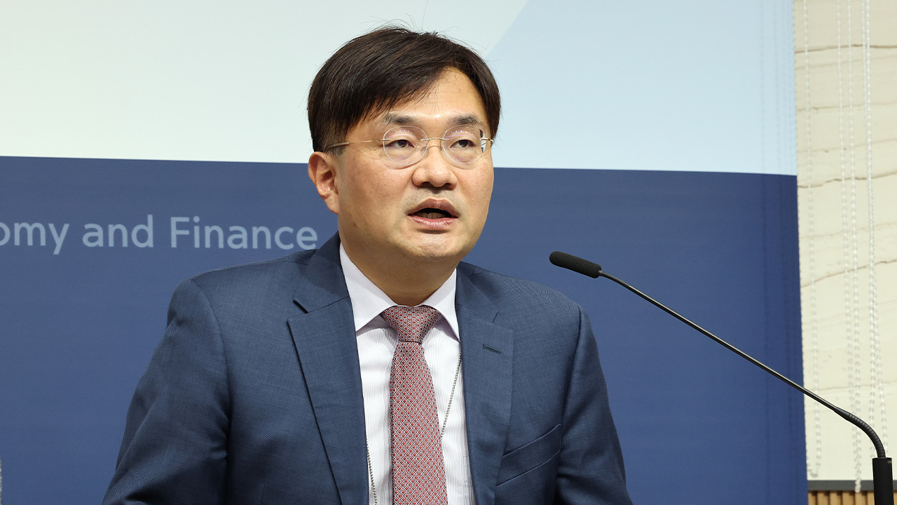 S. Korea’s economic outlook darkens amid growing domestic and international uncertainties